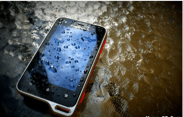 Some Easy Ways to Protect Wet Mobiles