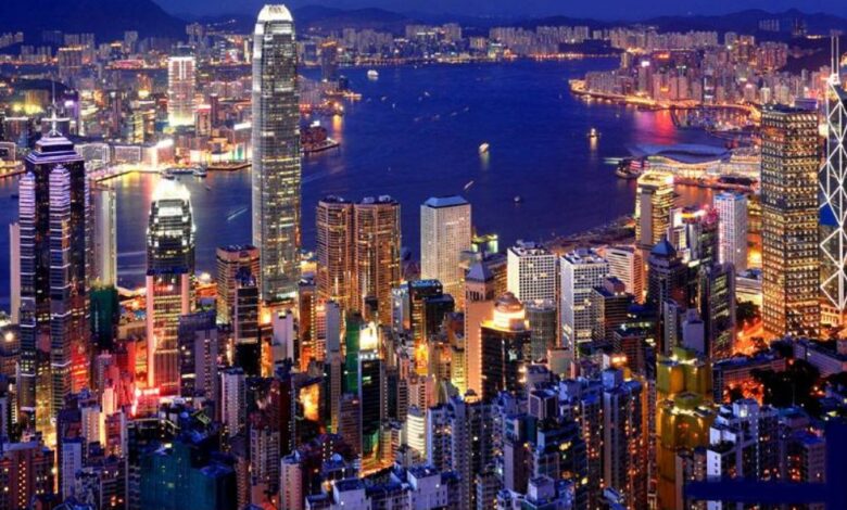 Travel is varied 24 hours in Hong Kong